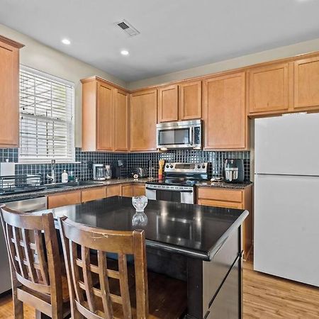 Peaceful, Townhome In Hope Valley Farms Durham Exterior photo