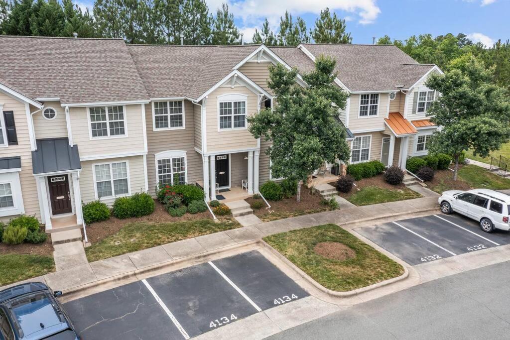 Peaceful, Townhome In Hope Valley Farms Durham Exterior photo