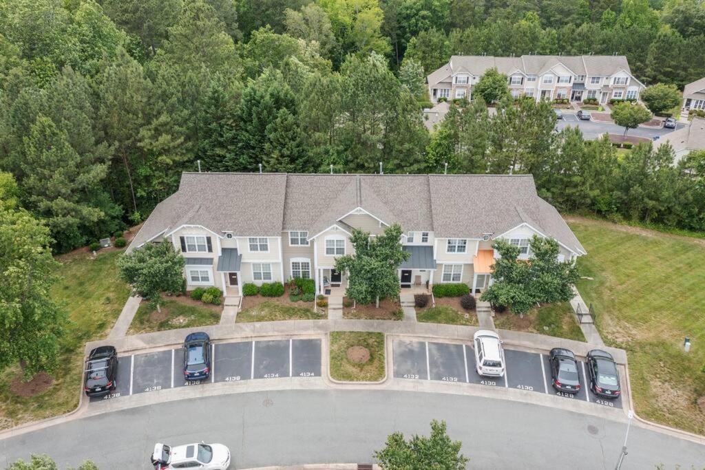 Peaceful, Townhome In Hope Valley Farms Durham Exterior photo